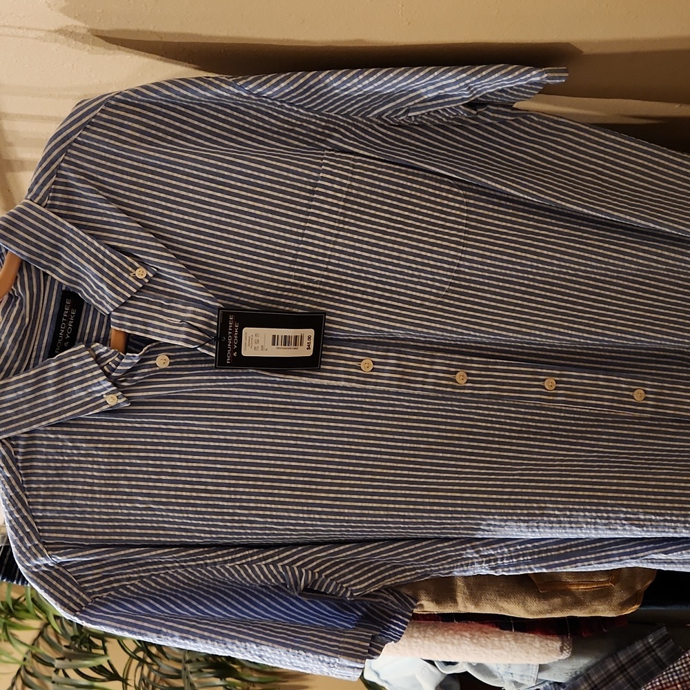 Two RoundTree & Yorkie button down shirts - Picture 2 of 2